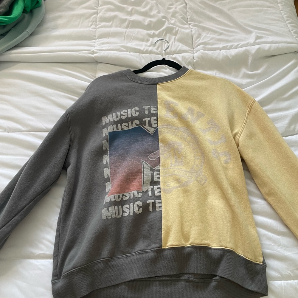 MTV Hoodie, Size Large, Lightly Worn, Very Comfy
